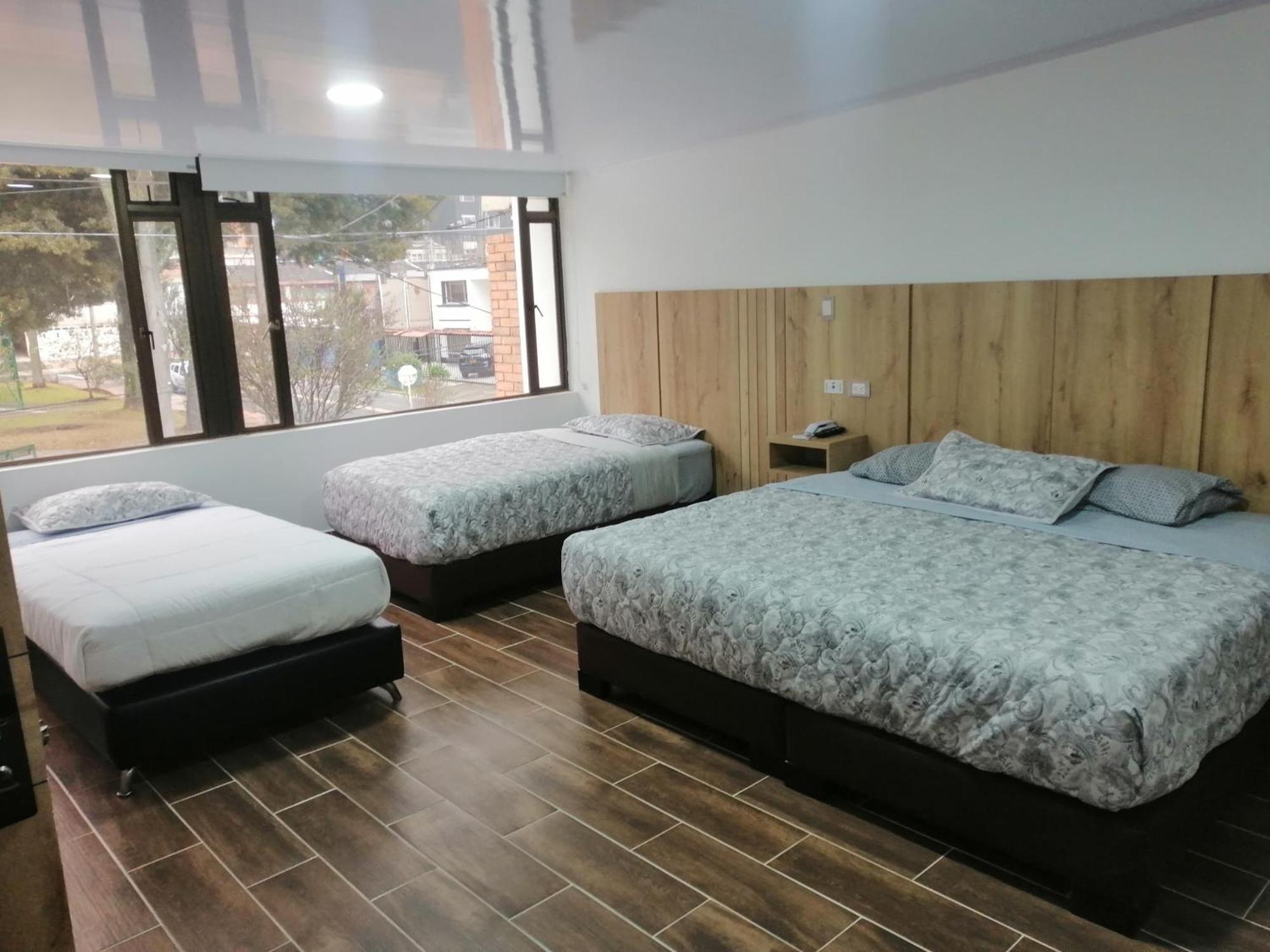 Aw Hotel Ariston Embassy — Photos 2